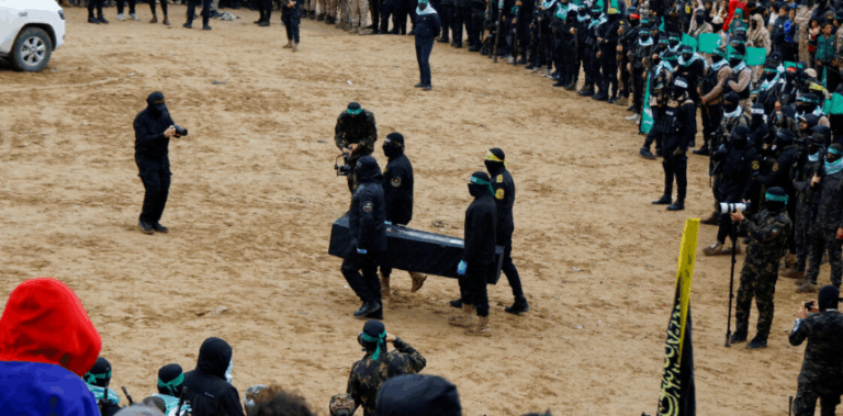 Γάζα: Η Χαμάς θα παραδώσει μόνο 4 σορούς ομήρων – «Κατάφωρη παραβίαση της συμφωνίας», λέει το Φόρουμ των οικογενειών