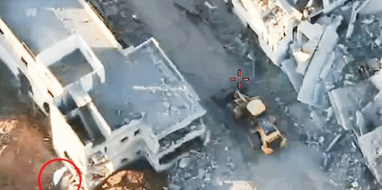 Ισραήλ κατά Χαμάς: «Σκηνοθέτησαν» ανακάλυψη λειψάνων για να στήσουν σόου στον Ερυθρό Σταυρό