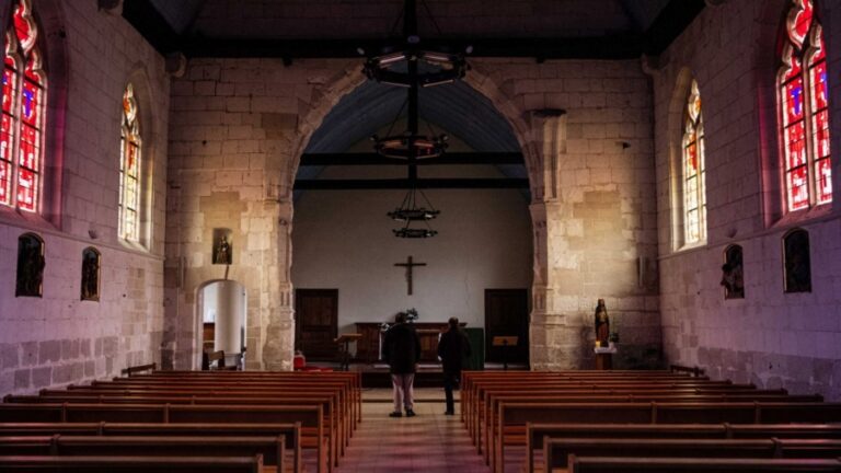 Συναγερμός στη Γαλλία – Οι μυστικές υπηρεσίες προειδοποιούν για κίνδυνο ισλαμιστικών επιθέσεων κατά Χριστιανών