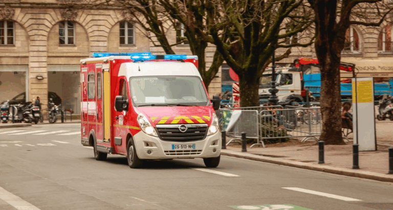 Γαλλία: Αυτοκίνητο έπεσε «εσκεμμένα» σε πλήθος – 10 τραυματίες