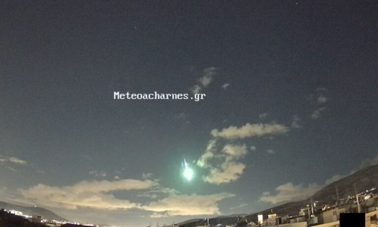 Τι ήταν η φωτεινή βολίδα που «έσκισε» χθες τον αττικό ουρανό – Εξηγεί ο Θοδωρής Κολυδάς.