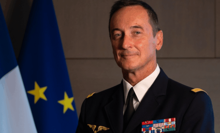 Γάλλος στρατηγός σοκάρει: Η Γαλλία να είναι έτοιμη… να χάσει τα παιδιά της και να υποφέρει οικονομικά