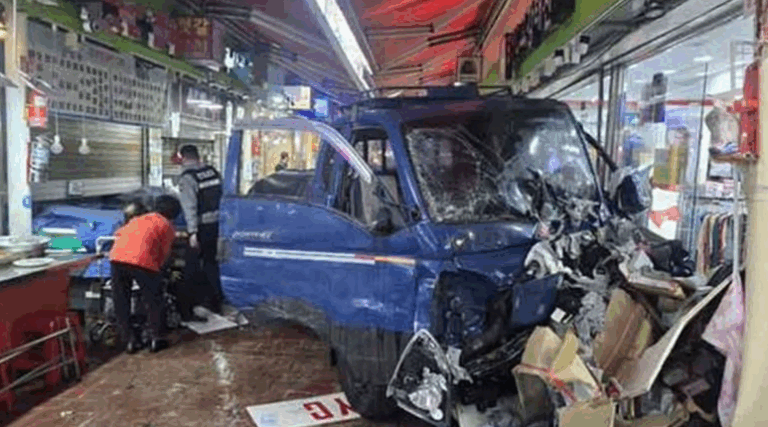 Κορέα: «Τρελό φορτηγό» αιματοκύλησε κεντρική αγορά