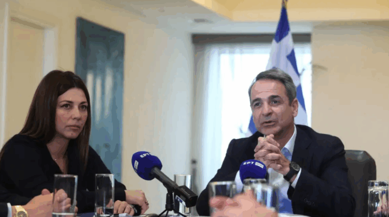 Μίζα για γερά νεύρα: 4 εκατομμύρια ευρώ κονδύλι για να προμηθευτούν τα δημοτικά σχολεία υλικά για… κέντημα, πλέξιμο και κεραμική.