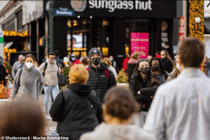 Θανατηφόρα έξαρση «σούπερ» γρίπης αναγκάζει τα σχολεία να κλείσουν και ενεργοποιεί την υποχρεωτική χρήση μάσκας σε όλες τις ΗΠΑ