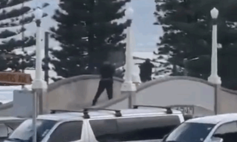 Συναγερμός στην Αυστραλία: Πυροβολισμοί σε παραλία του Σίδνεϊ