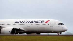 Γαλλία: Πανικός σε πτήση της AirFrance – Κινητήρας έπαθε βλάβη και το αεροπλάνο έχασε σχεδόν 30.000 πόδια σε δέκα λεπτά