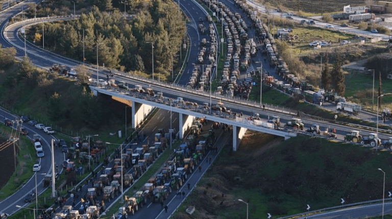 Σύγκρουση αγροτών με την κυβέρνηση