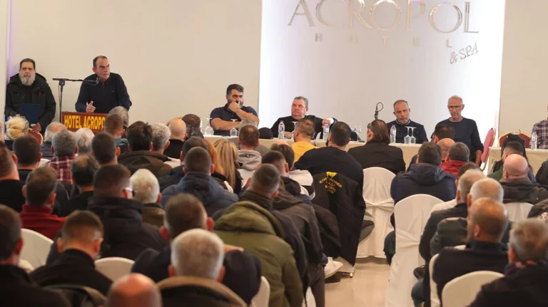 Οι αγρότες κλείνουν παρακαμπτήριους την Παρασκευή, ανοίγουν διόδια το Σαββατοκύριακο και «ελευθερώνουν» τις Εθνικές από Τρίτη για τις γιορτές