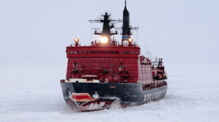 Για πρώτη φορά στην Ιστορία η Ρωσία έβγαλε στην Αρκτική 8 πυρηνοκίνητα παγοθραυστικά – Τι προετοιμάζει