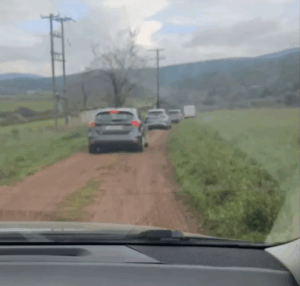 Αθήνα-Θεσσαλονίκη από χωματόδρομους -Απίστευτη ταλαιπωρία οδηγών λόγω μπλόκων και εκτροπών