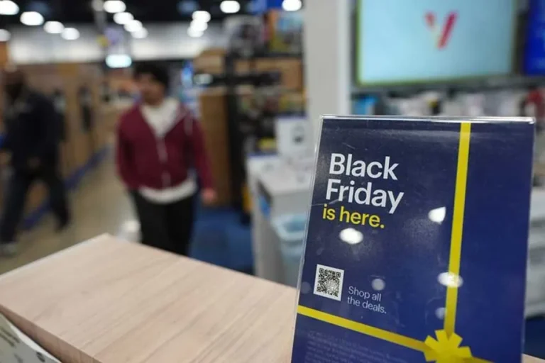 Black Friday: Οι Αμερικανοί ξόδεψαν το ποσό ρεκόρ των 11,8 δισ. σε διαδικτυακές αγορές