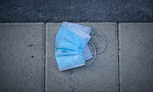 Βρετανία: Επιστρέφουν τα μέτρα του κορονοϊού στο σύστημα Υγείας λόγω της «σούπερ γρίπης»