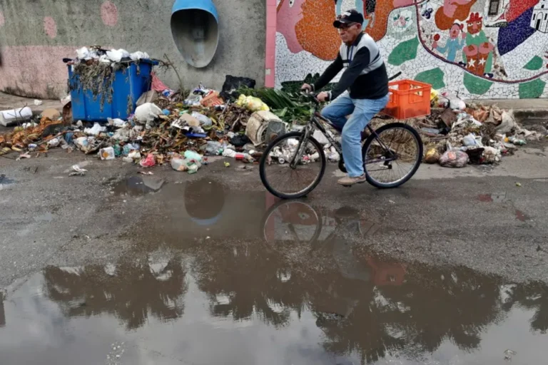 Στην Κούβα ξέσπασαν ταυτόχρονα επιδημίες δάγκειου πυρετού και της νόσου τσικουνγκούνια: Τουλάχιστον 33 νεκροί, ανάμεσά τους 21 παιδιά και έφηβοι
