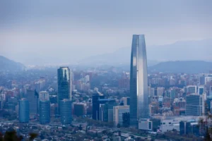 Χιλή: Kάμερα κατέγραψε ΑΤΙΑ στον ουρανό του Σαντιάγο – Οι περίεργες κινήσεις του