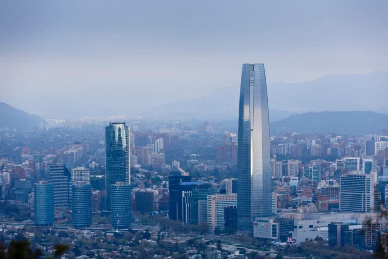 Χιλή: Kάμερα κατέγραψε ΑΤΙΑ στον ουρανό του Σαντιάγο – Οι περίεργες κινήσεις του