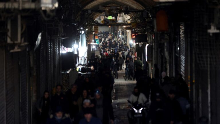 Οι ΗΠΑ εξετάζουν την επέμβαση στο Ιράν, σύμφωνα με ενδείξεις που έλαβε η «Post»