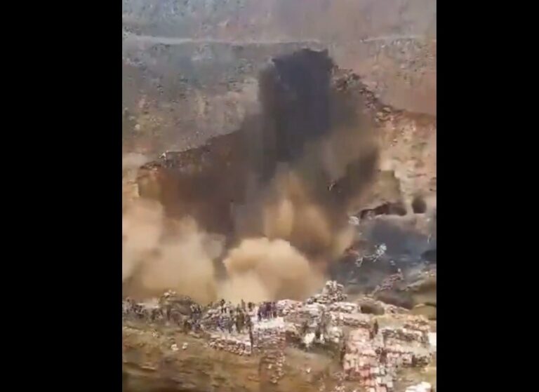 ΛΔ Κονγκό: Τουλάχιστον 200 νεκροί από κατάρρευση ορυχείου κολτάν σε περιοχή που ελέγχεται από τους αντάρτες