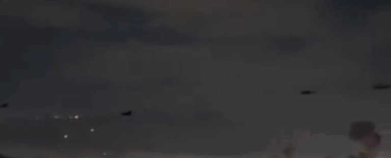 Χερσαία επίθεση των ΗΠΑ στην Βενεζουέλα: Δεκάδες αμερικανικά ελικόπτερα πετούν πάνω από το Καράκας