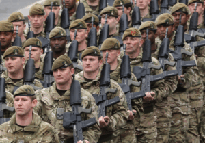 Σοκ στη Βρετανία – Προετοιμάζουν το λαό για γενική επιστράτευση – «Θα πολεμήσουμε όπως οι παππούδες μας»