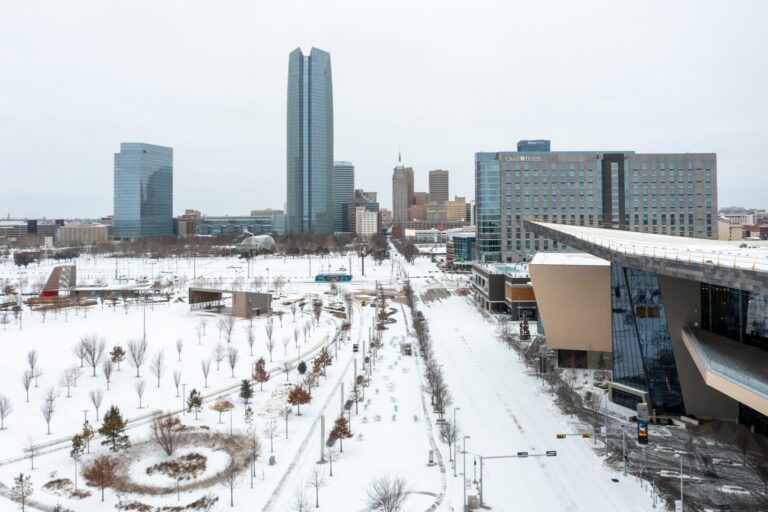 ΗΠΑ: Πάνω από 618.000 τα νοικοκυριά που δεν έχουν ρεύμα λόγω της κακοκαιρίας