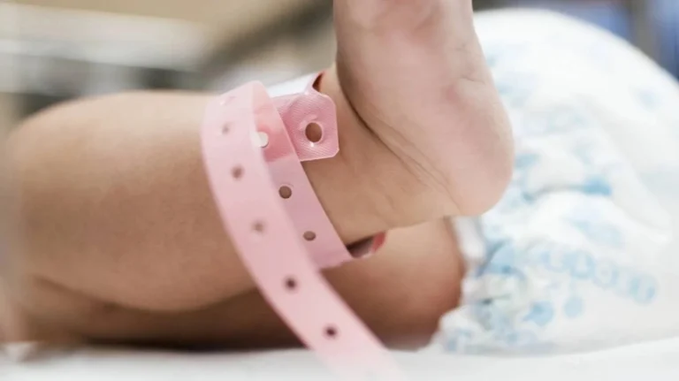 Κάθειρξη 30 ετών σε 27χρονη που σκότωσε μωρό με καθαρτικό σε βρεφονηπιακό σταθμό της Γαλλίας