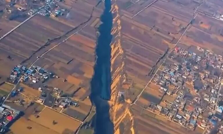 Το έδαφος έχει «σχιστεί» σε μήκος 10 χιλιομέτρων: Το φαινόμενο που ανησυχεί τους επιστήμονες