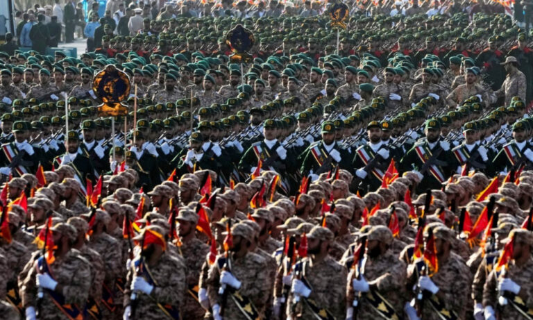 Το Ιράν ετοιμάζεται για την αμερικανική επίθεση – Ο Χαμενεΐ μεταφέρθηκε σε υπόγειο καταφύγιο