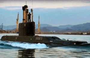 Το Ιράν ξεκίνησε την ανάπτυξη υποβρυχίων στα Στενά του Ορμούζ