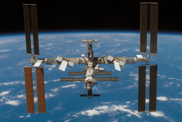 NASA: Εξετάζει πρόωρη επιστροφή από ISS λόγω ιατρικού ζητήματος αστροναύτη