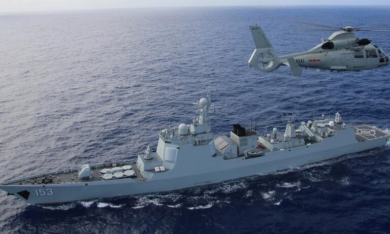 Κατέπλευσαν στα Στενά του Ορμούζ “φορτωμένα” με πυραύλους κινεζικά αντιτορπιλικά Type 052D από την νήσο Χαϊνάν