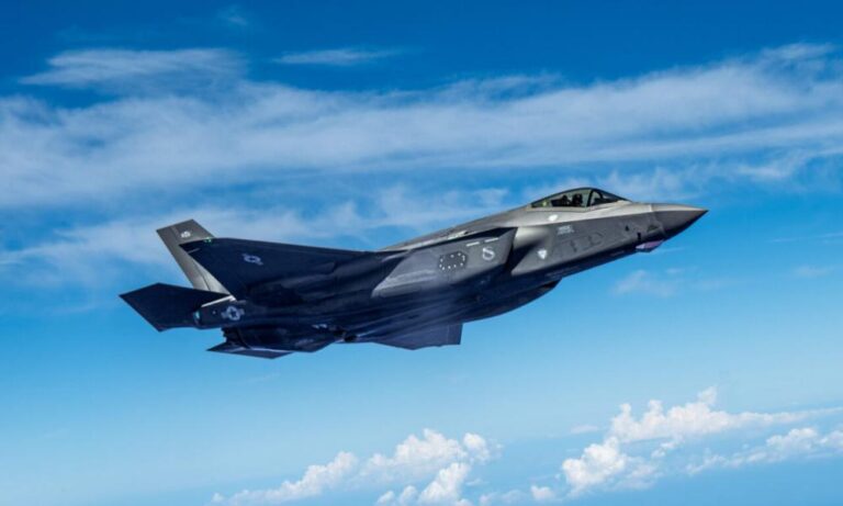 Θρίλερ πάνω από την Ιαπωνία: Αμερικανικό μαχητικό έστειλε σήμα κινδύνου και εξαφανίστηκε για πάντα