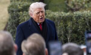 Μήπως ο Τραμπ κρύβει το κλειδί για την επαφή με εξωγήινους πολιτισμούς; “Έχουμε όπλα για τα οποία δεν μπορώ καν να μιλήσω”