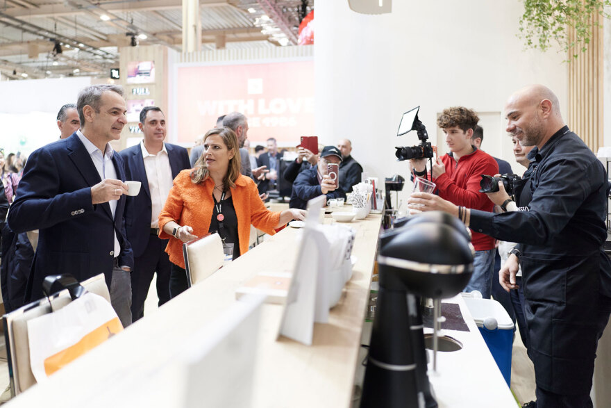 Η ατάκα Μητσοτάκη στον Έλληνα παγκόσμιο πρωταθλητή barista: «Θα αγοράσω μηχανή εσπρέσο, θα έρθεις σπίτι να μου κάνεις σεμινάρια;», δείτε βίντεο