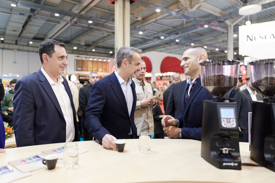 Η ατάκα Μητσοτάκη στον Έλληνα παγκόσμιο πρωταθλητή barista: «Θα αγοράσω μηχανή εσπρέσο, θα έρθεις σπίτι να μου κάνεις σεμινάρια;», δείτε βίντεο