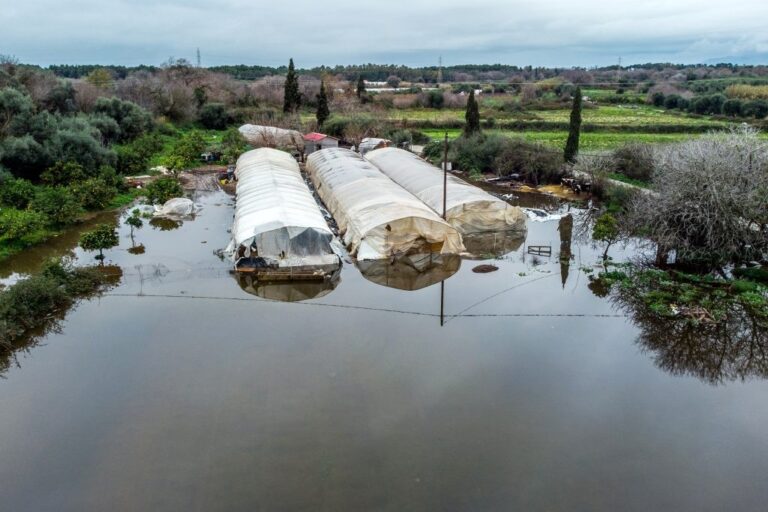 Κύμα κακοκαιρίας σαρώνει τη χώρα – Κατολισθήσεις και ζημιές σε όλη την επικράτεια
