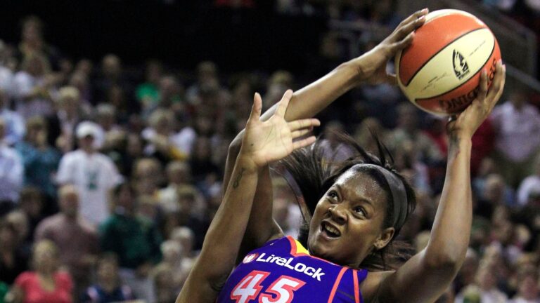 WNBA: Πέθανε σε ηλικία 43 ετών η Κάρα Μπράξτον – Είχε κατακτήσει δύο πρωταθλήματα  με το Ντιτρόιτ