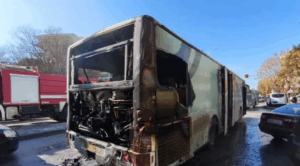 Εφιάλτης με φωτιά σε αστικό λεωφορείο στη Σίνδο