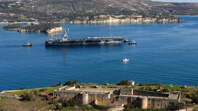 Σφραγίζεται η βάση στη Σούδα μετά τις απειλές του Ιράν εναντίον κάθε αμερικανικής εγκατάστασης