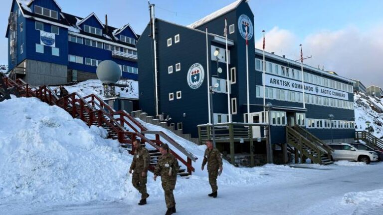 Η Δανία σχεδίαζε να ανατινάξει τους αεροδιαδρόμους της Γροιλανδίας σε περίπτωση εισβολής των ΗΠΑ