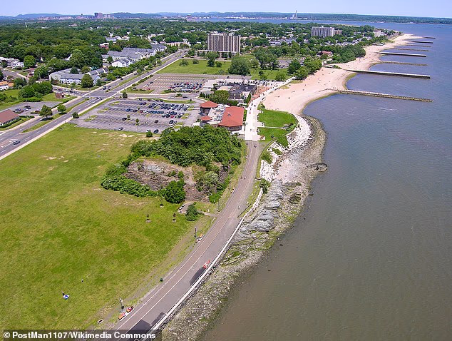 Παρόμοιες αναφορές από το Κονέκτικατ εμφανίστηκαν νωρίτερα φέτος, αλλά οι ντόπιοι δήλωσαν ότι ενοχλούνται από έναν βουητό από το 2020.