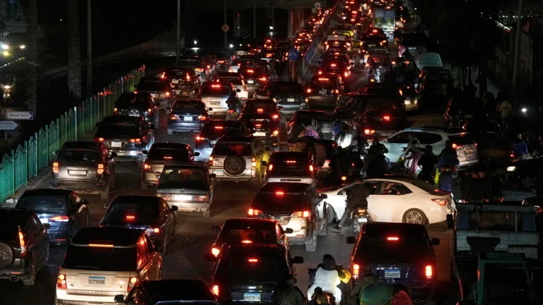 Σειρήνες σε όλο τον Λίβανο: Ξεκινά μια άνευ προηγουμένου επίθεση από το Ισραήλ – Φεύγουν όπως όπως οι πολίτες (vid)