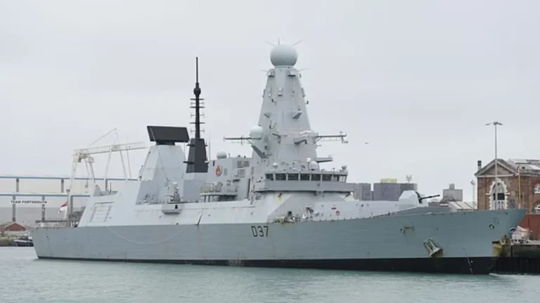 Βρετανία: Στέλνει ελικόπτερα με τεχνολογία αντι-drones και πολεμικό πλοίο στην Κύπρο