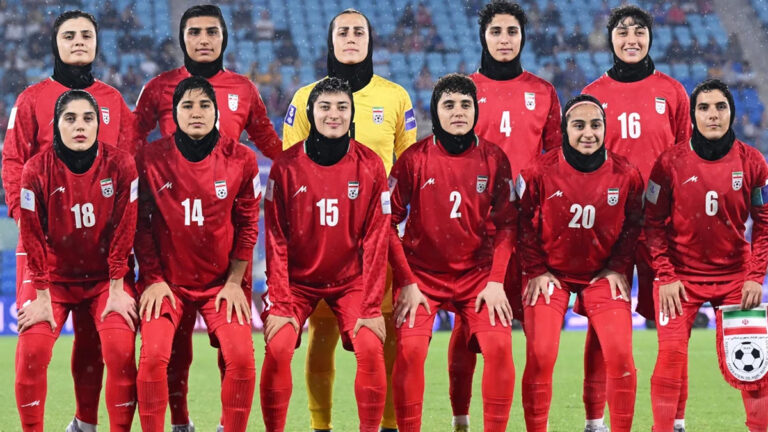 Θρίλερ για την τύχη της γυναικείας ομάδας ποδοσφαίρου του Ιράν