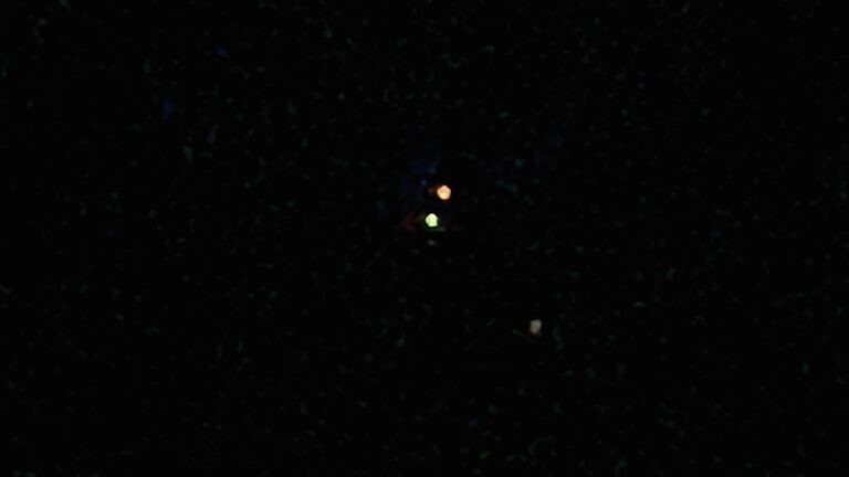 Ανεξήγητο φαινόμενο στον ουρανό του Ελσίνκι: Φωτεινά αντικείμενα πετάξαν χαμηλά πάνω από σπίτια