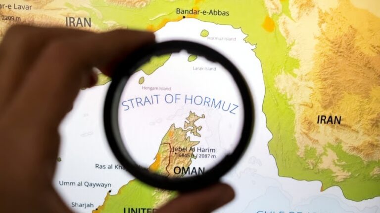 Ραγδαίες εξελίξεις: Το Ιράν περνάει νομοθεσία για τον αποκλεισμό ΗΠΑ και Ισραήλ από το Hormuz
