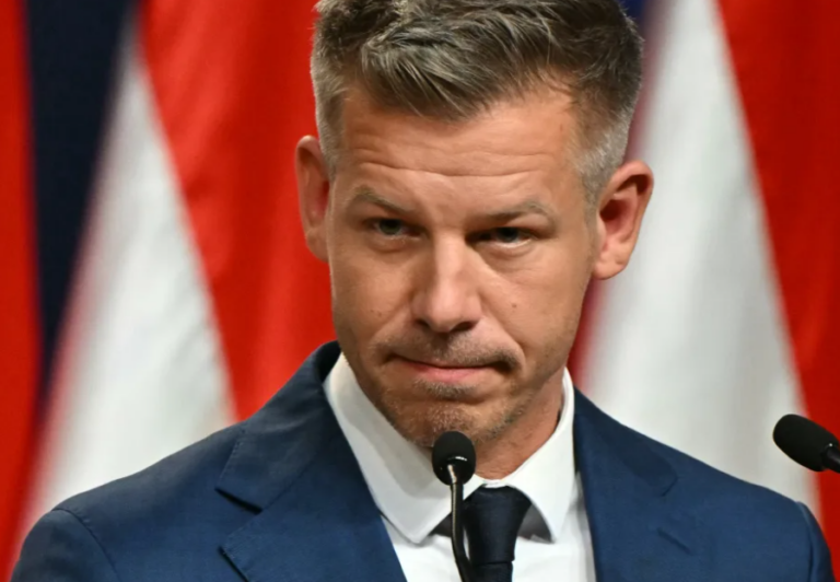 -Με χτυπούσε, αυν@νιζόταν μπροστά στα παιδιά, σκότωσε ένα από τα κουτάβια μας στον φούρνο μικροκυμάτων… H πρώην σύζυγος για τον νέο πρωθυπουργό της Ουγγαρίας