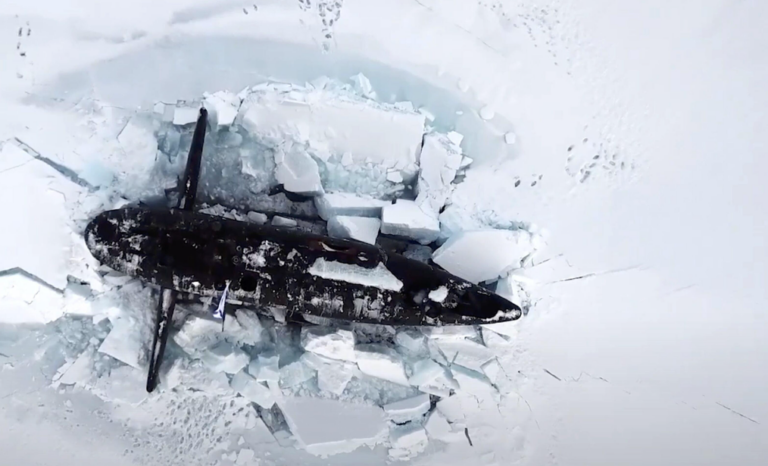 Η Ρωσία προειδοποιεί το ΝΑΤΟ για «μηχανές της Κρίσης» κάτω από τους πάγους της Αρκτικής