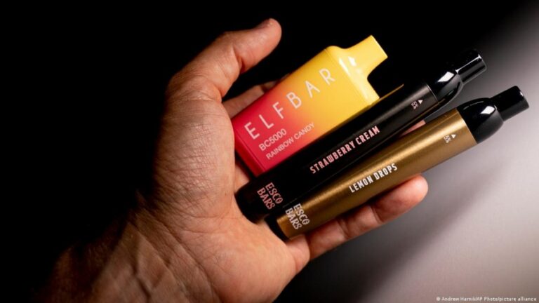 «Πιθανώς καρκινογόνα» τα ηλεκτρονικά τσιγάρα – Τι αναφέρουν οι ειδικοί