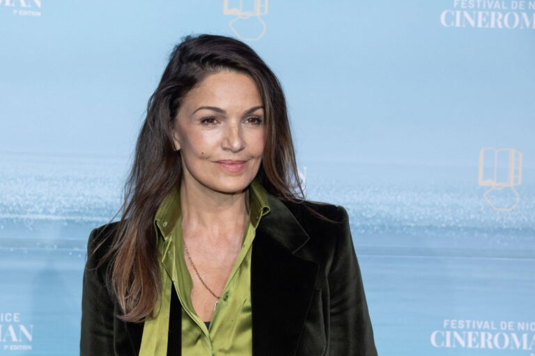 Σε τεχνητό κώμα η 57χρονη ηθοποιός Νάντια Φαρές: Βρέθηκε αναίσθητη στον πάτο πισίνας στο Παρίσι